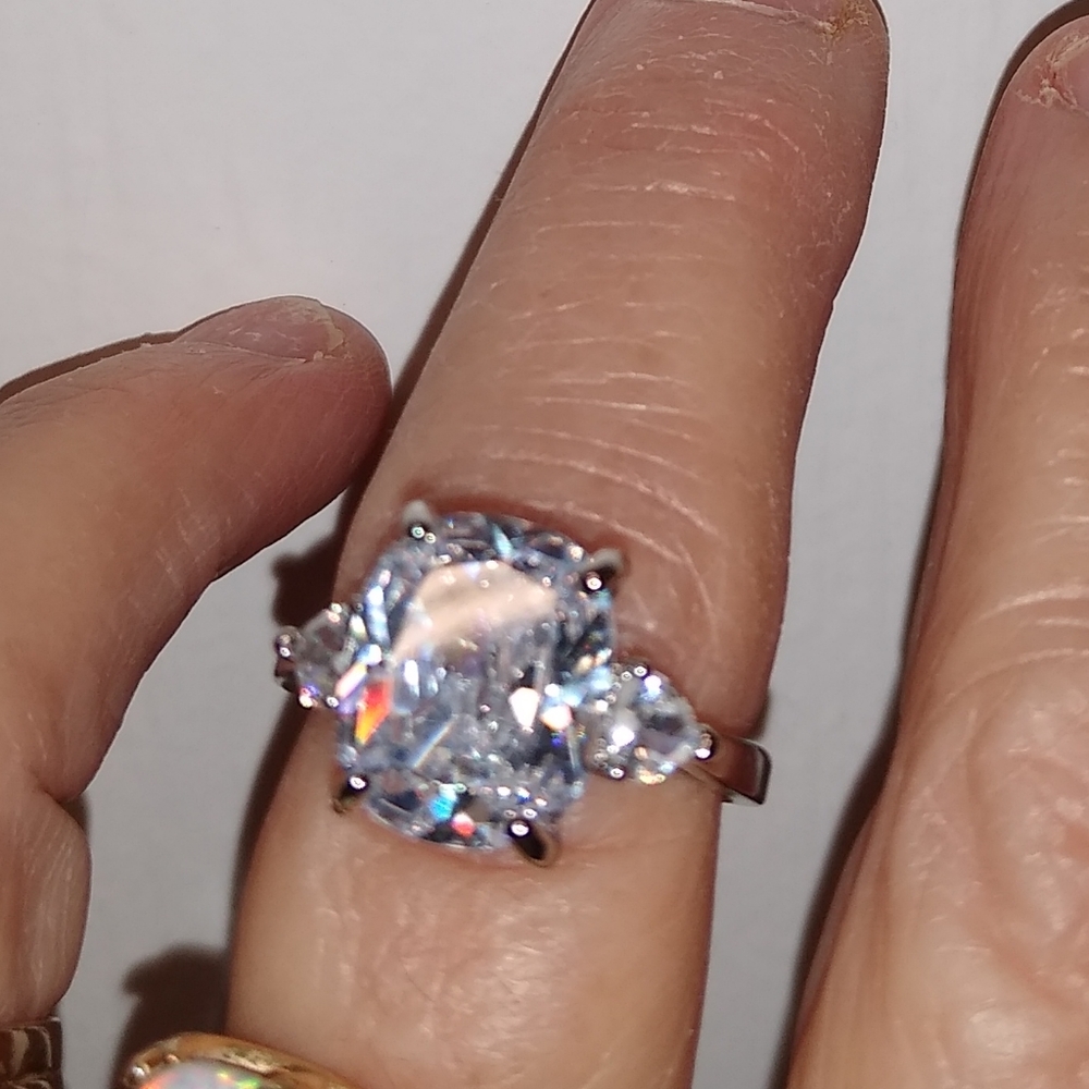 NWT 3 STONE WHITE SAPPHIRE RING